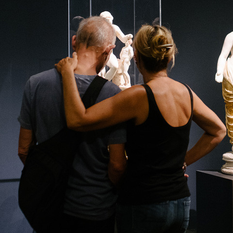 Sonntagsführungen: Alabaster, Marmor, Holz und Bronze